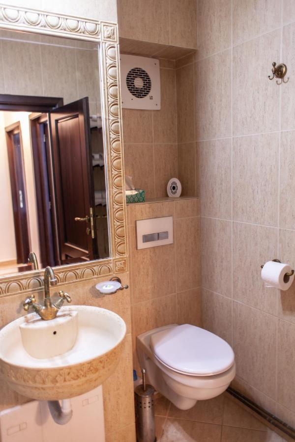 Spacious Apartment In City Centre Iasi Exterior foto